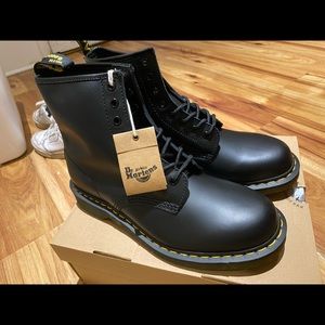 Brand New Dr. Martens 1460 smooth leather lace up boots